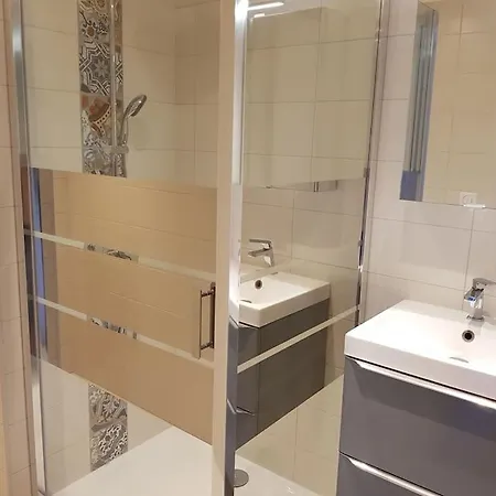 4 Personnes Dans Domaine Prive, Calme, Appartement *